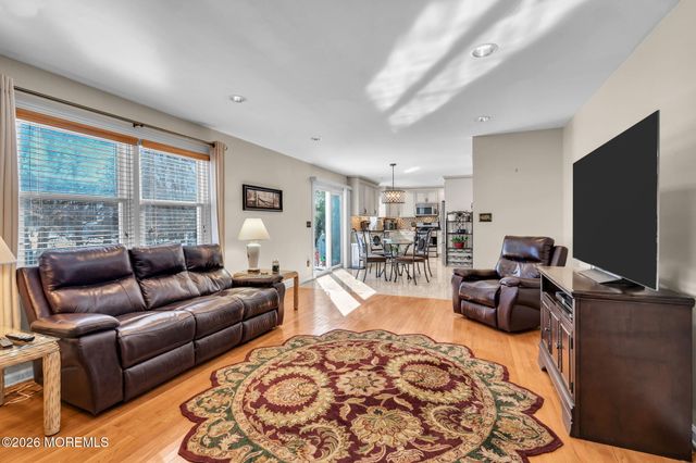 15 Walnut Court, Matawan, NJ 07747