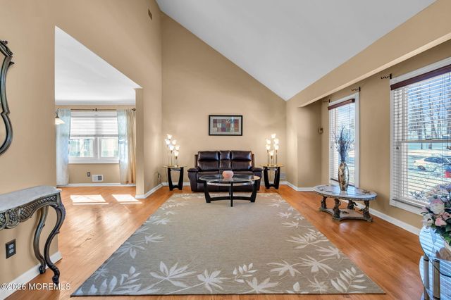 15 Walnut Court, Matawan, NJ 07747