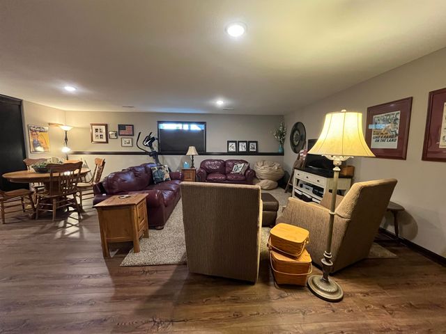 1106 N Forestview St, Wichita, KS 67235