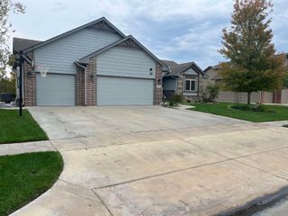 1106 N Forestview St, Wichita, KS 67235