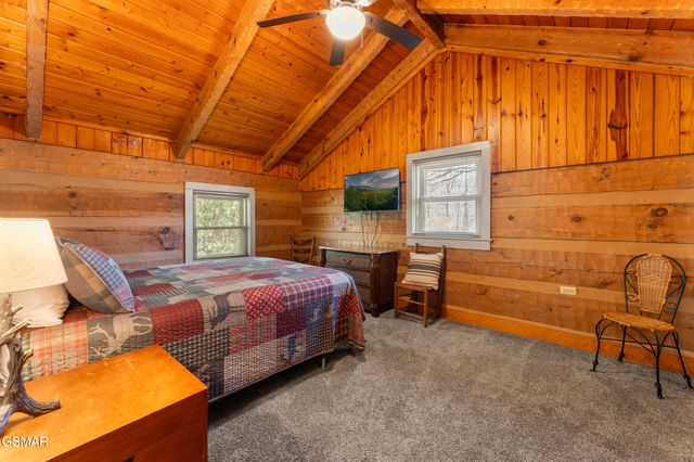 409 Matterhorn Drive, Gatlinburg, TN 37738