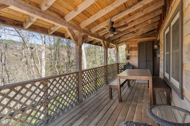409 Matterhorn Drive, Gatlinburg, TN 37738