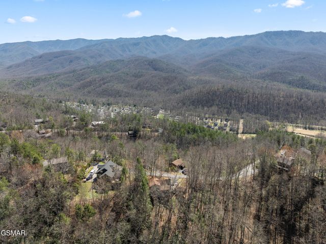 409 Matterhorn Drive, Gatlinburg, TN 37738