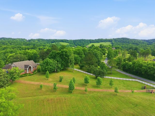 1150 Cochran Cemetery Rd, Lewisburg, TN 37091