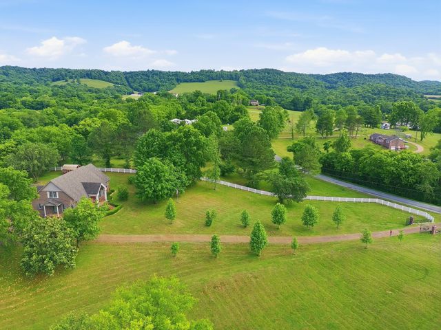1150 Cochran Cemetery Rd, Lewisburg, TN 37091