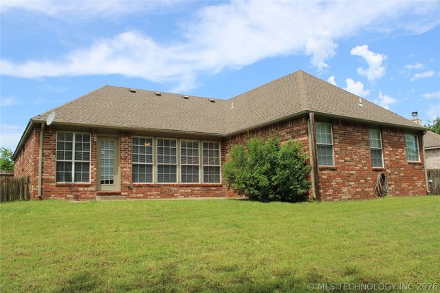12007 S Cedar Avenue, Jenks, OK 74037