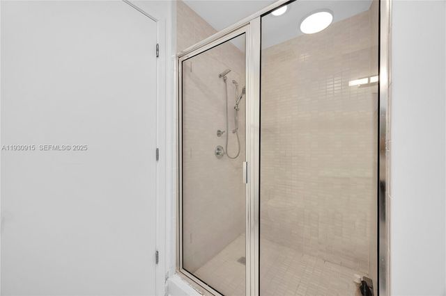 3470 E Coast Ave H1605, Miami, FL 33137