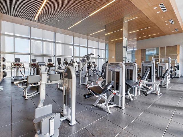 3470 E Coast Ave H1605, Miami, FL 33137