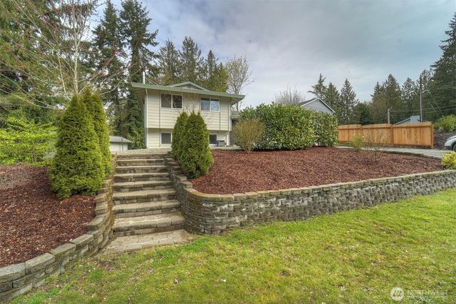 7630 NE Beachwood Avenue, Poulsbo, WA 98370