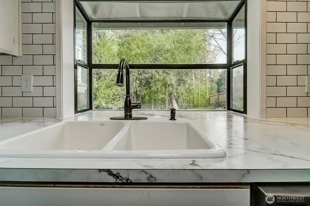 7630 NE Beachwood Avenue, Poulsbo, WA 98370