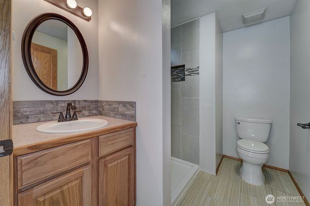 7630 NE Beachwood Avenue, Poulsbo, WA 98370
