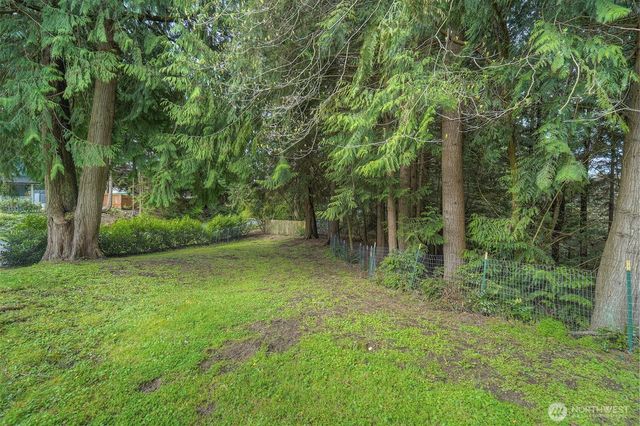 7630 NE Beachwood Avenue, Poulsbo, WA 98370