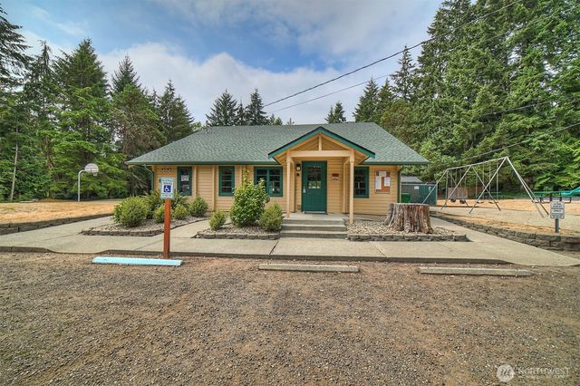 7630 NE Beachwood Avenue, Poulsbo, WA 98370