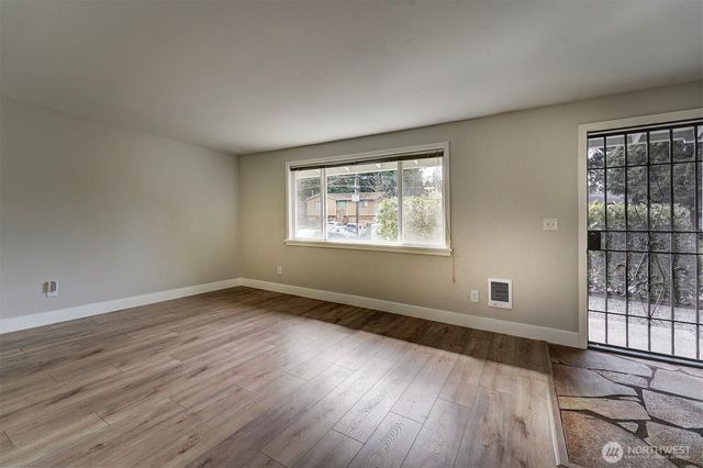 7630 NE Beachwood Avenue, Poulsbo, WA 98370