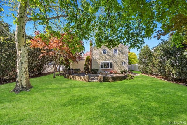 18 Columbine Lane, Kings Park, NY 11754