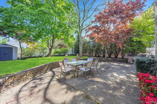 18 Columbine Lane, Kings Park, NY 11754