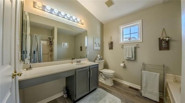138 Valley View Dr, Rostraver, PA 15012