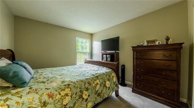 138 Valley View Dr, Rostraver, PA 15012