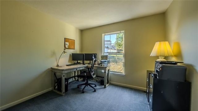 138 Valley View Dr, Rostraver, PA 15012