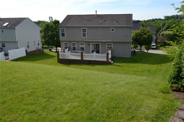 138 Valley View Dr, Rostraver, PA 15012