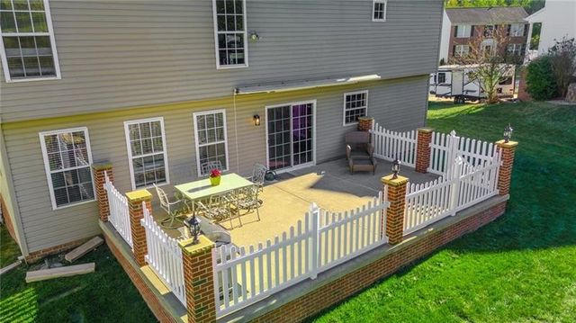 138 Valley View Dr, Rostraver, PA 15012