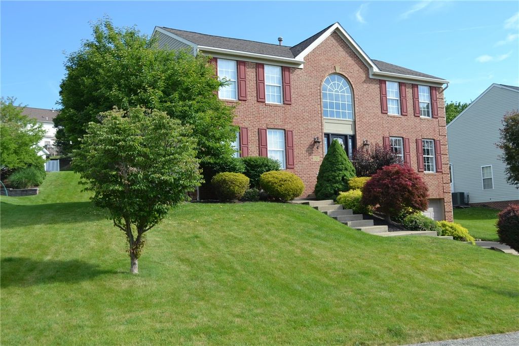138 Valley View Dr, Rostraver, PA 15012