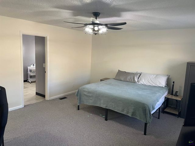 511 Pheasant Ridge Dr, Warner Robins, GA 31088