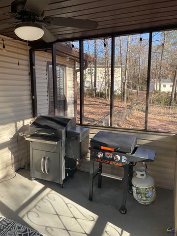 511 Pheasant Ridge Dr, Warner Robins, GA 31088