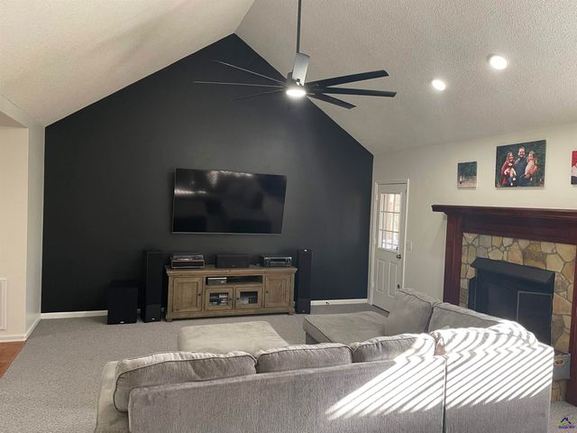 511 Pheasant Ridge Dr, Warner Robins, GA 31088