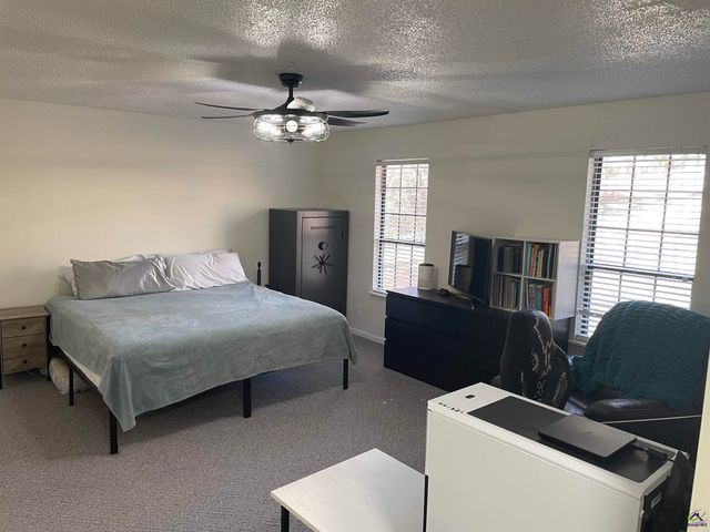 511 Pheasant Ridge Dr, Warner Robins, GA 31088