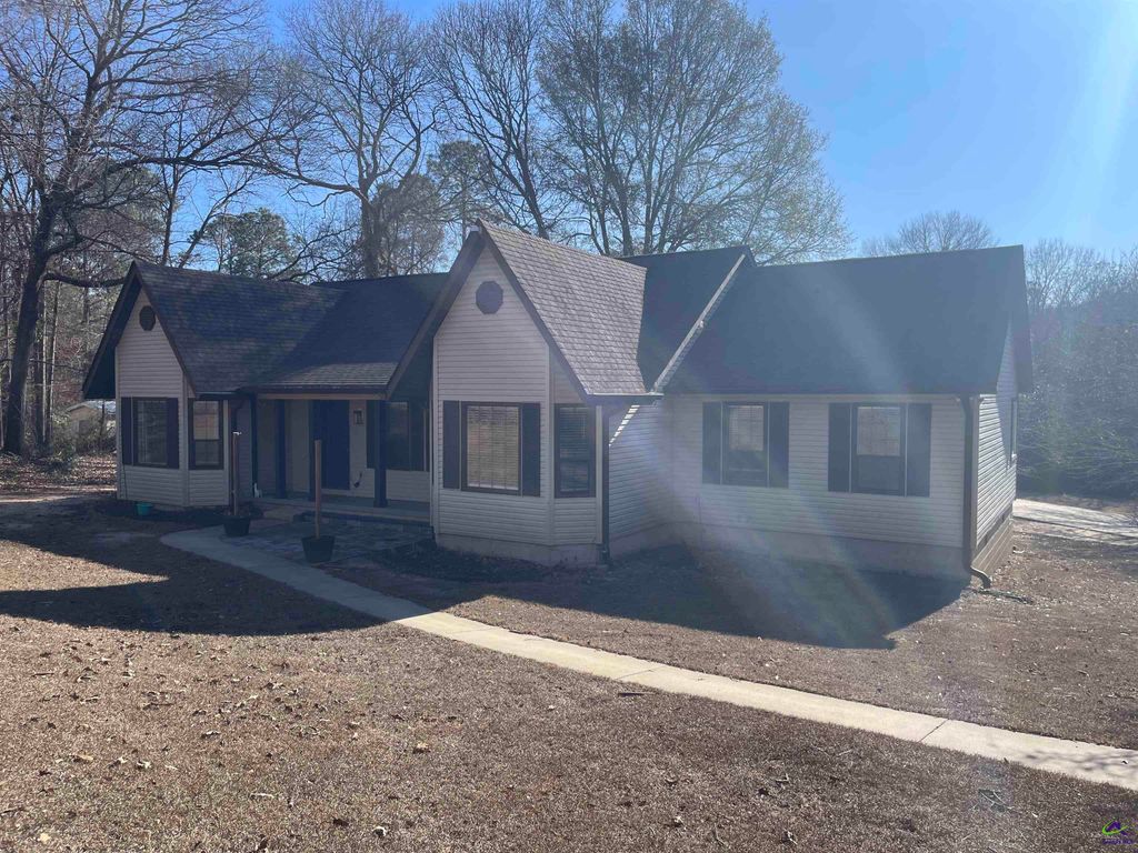 511 Pheasant Ridge Dr, Warner Robins, GA 31088