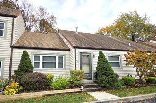 618 Lake Court 618, Middle Island, NY 11953