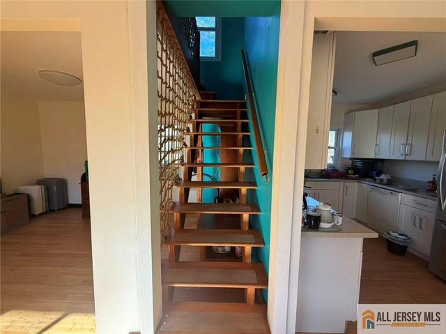 57 N Disbrow Hill Road, Monroe, NJ 08831