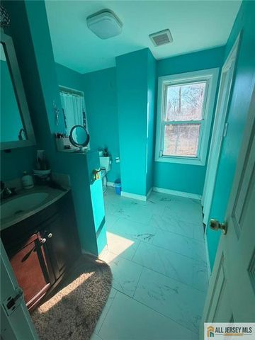 57 N Disbrow Hill Road, Monroe, NJ 08831