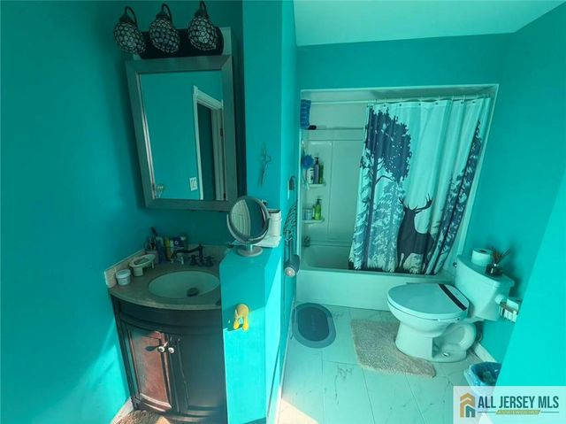 57 N Disbrow Hill Road, Monroe, NJ 08831