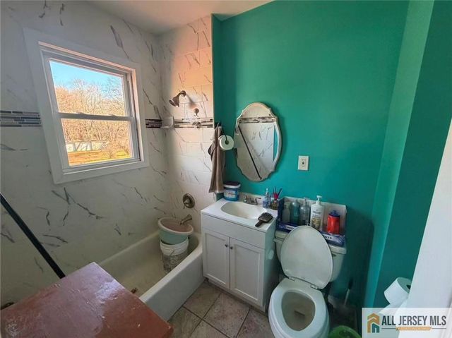 57 N Disbrow Hill Road, Monroe, NJ 08831