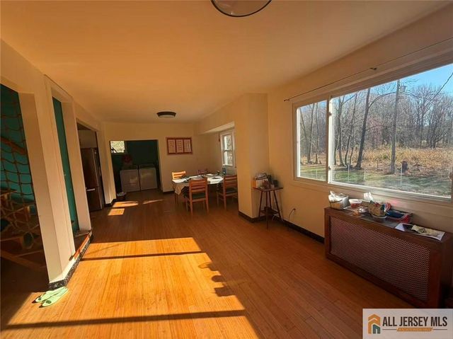 57 N Disbrow Hill Road, Monroe, NJ 08831