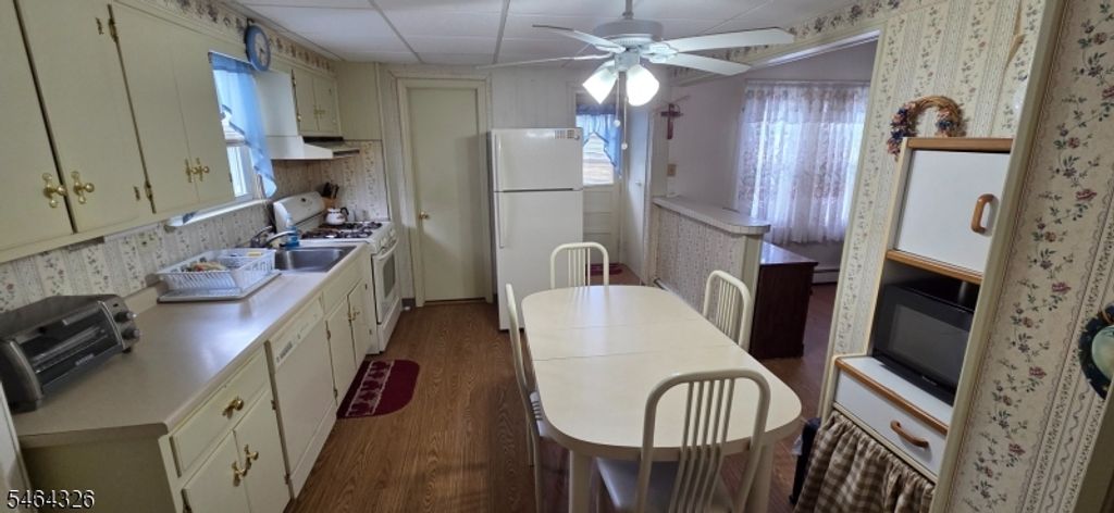 104 Piaget Ave, Clifton City, NJ 07011 — photo 5