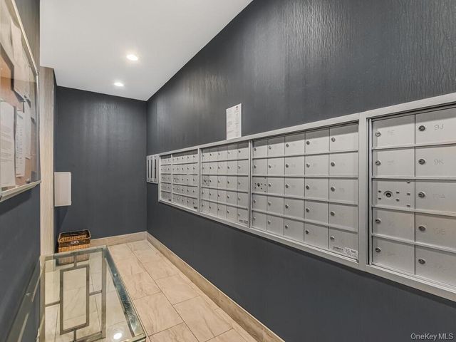 3935 Blackstone Avenue 8A, Bronx, NY 10471