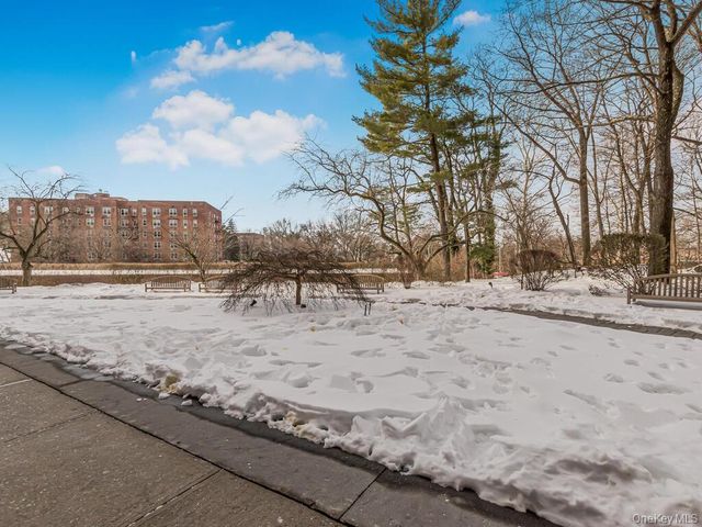 3935 Blackstone Avenue 8A, Bronx, NY 10471