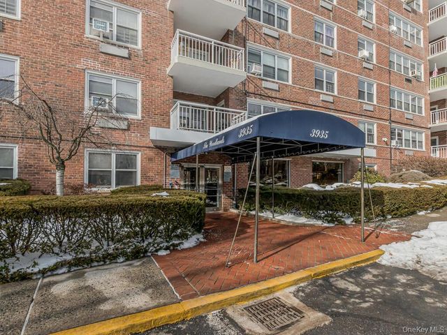 3935 Blackstone Avenue 8A, Bronx, NY 10471