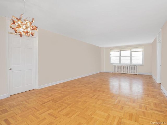 3935 Blackstone Avenue 8A, Bronx, NY 10471