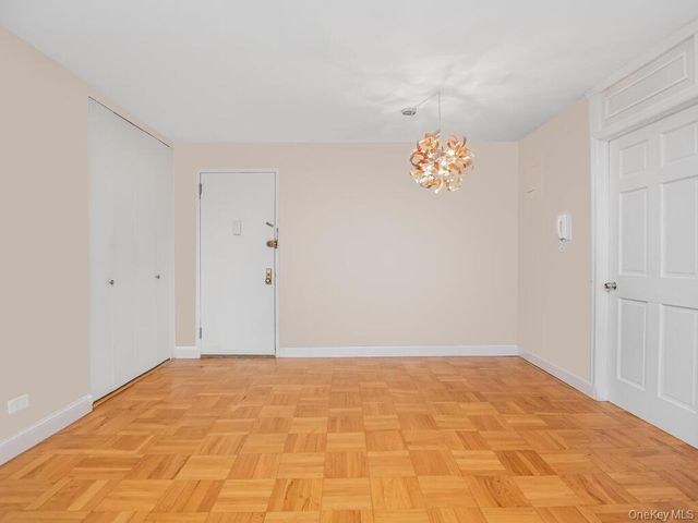 3935 Blackstone Avenue 8A, Bronx, NY 10471