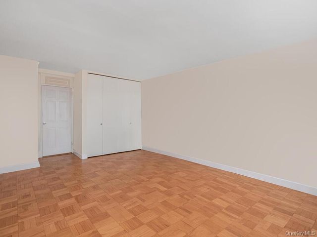 3935 Blackstone Avenue 8A, Bronx, NY 10471