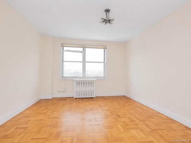 3935 Blackstone Avenue 8A, Bronx, NY 10471