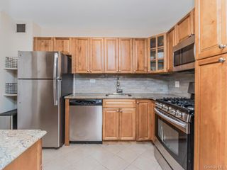 3935 Blackstone Avenue 8A, Bronx, NY 10471