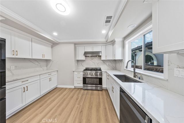 9040 Broadway, Temple City, CA 91780