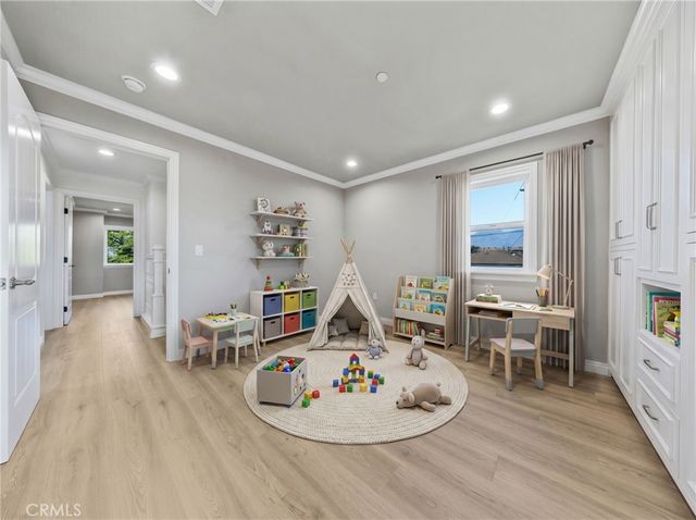 9040 Broadway, Temple City, CA 91780