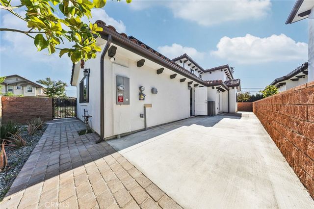 9040 Broadway, Temple City, CA 91780