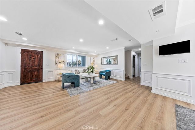 9040 Broadway, Temple City, CA 91780